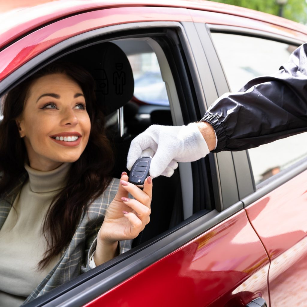 How Valet Parking Enhances Customer Experience in Hotels